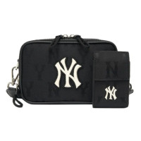 ราคา แท้ MLB NY NYLON JACQUARD MONOGRAM CROSSBODY BAGกระเป๋าสะพายข้างทรงสี่เหลี่ยมเเฟชั่น (21955212353)
