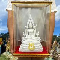 ราคา ชุดพระพุทธชินราช พระคู่บ้านคู่เมือง สีขาวมุก หน้าตัก 5 นิ้ว เนื้อเรซิ่น พร้อมตู้กระจกสามารถนำไปเป็นของขวัญในวาระโอกาสสำคัญได้ (16621664016)