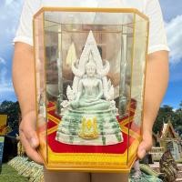 ราคา ชุดพระพุทธชินราช พระคู่บ้านคู่เมือง สีหินอ่อน หน้าตัก 3 นิ้ว เนื้อเรซิ่น พร้อมตู้กระจกสามารถนำไปเป็นของขวัญในวาระโอกาสสำคัญได้ (16621520669)