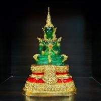 ราคา พระแก้วมรกตฐานกลม งานปิดทองประดับเพชร หน้าตัก5นิ้ว สูง25ซม (7664383509)