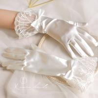 ราคา SWEET 1 Pair Marie Cat cos ถุงมือผ้าซาตินสีขาวสำหรับงานแต่งงาน ถุงมือสั้นๆ ตาข่ายแบบตาข่าย ถุงมือลูกไม้ผู้หญิง มารยาทในการ บางและบาง ถุงมือผูกโบว์ ชุดเดรสแต่งงาน (22598699832)