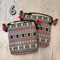 ราคา กระเป๋าสะพายยาว งานผ้าฝ้ายลายช้าง แต่งพู่ มีซิป สายเชือกดำ สายแม้ว (15800668957)