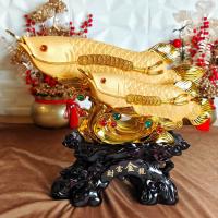 ราคา ปลาอโรวาน่าคู่สีทอง พ่นทรายฐานขอนไม้ 40cm ขนาดสูง 16 นิ้ว (23053829145)