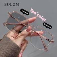 ราคา BOLOM แว่นตา แว่นตาสายตาสั้น แว่นกรองแสงสีฟ้า กันยูวี แว่นตาเปลี่ยนสี เทรนด์แฟชั่นทรงสี่เหลี่ยม (22802199385)