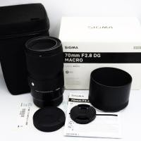 ราคา Sigma 70mm f 2 8 DG Macro A for Leica L Mount เลนส์มาโคร น้ำหนักเบา โฟกัสเงียบและค่อนข้างไหลลื่น นอกจากจะถ่ายมาโคร จะเอาไปถ่าย portrait หรือแนว streetก็ได้ การใช้งานได้หลากหลาย used (20624065945)