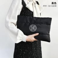 ราคา กระเป๋าเครื่องสำอางสไตล์ชาแนลแบบพกพากระเป๋าใส่เครื่องสำอางค์เดินทาง (22096664638)