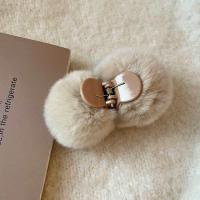 ราคา Fur Ball กิ๊บติดผมปอมปอม ลูกกลม ขนฟู ละมุน น่ารัก กิ๊บหนีบผม กิ๊บเกาหลี (21442077235)