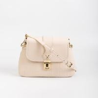 ราคา Playboy รุ่น Zoey Bag กระเป๋าสะพายข้างผู้หญิง รหัส ST B243PB578 ดีไซน์ฝากดล็อคปั๊มนูนโลโก้ สายสะพาย2 สาย มี 2 สี สีครีม สีเขียว (22697357963)