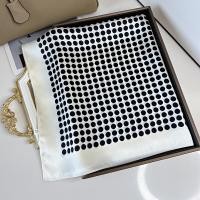 ราคา ผ้าพันคอไหมแท้สำหรับฤดูใบไม้ผลิผ้าคลุมไหล่สไตล์เฮปเบิร์นลายจุด100 ผ้าพันคอไหมหม่อนสำหรับตกแต่งผ้าพันคอ70ซม ผ้าพันคอสี่เหลี่ยม (21100058193)