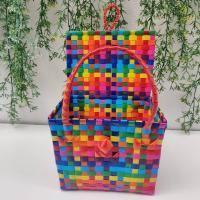 ราคา ตระกร้าสาน เส้นพลาสติกสาน กล่องอเนกประสงค์มีฝาปิด รุ้งจ๋า OTOP ขนาด กว้าง 16 ยาว 22 สูง16 CM (22443323272)