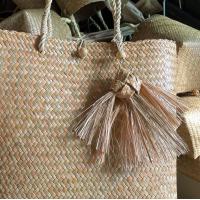 ราคา กระเป๋าสานกระจูด ทรงญาญ่า มี 2 ขนาด มีแบบซับใน มุมหนัง พู่ปลาตะเพียนให้เลือก (12216723738)