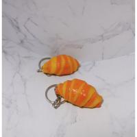 ราคา พวงกุญแจครัวซองต์ พวงกุญแจขนมปัง งานแฮนด์เมด 1ชิ้น (21615967769)