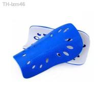 ราคา Porous football board to protect the calf adult hip panels breathable light sports gear (19791477283)