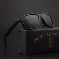 ราคา ออกแบบใหม่ผู้หญิงผู้ชายแว่นตากันแดด vr46 9912 กรอบดำเลนส์สีดำ (411197669)