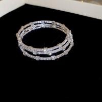 ราคา สร้อยข้อมือมุกเทียมแฟชั่นพร้อมประดับเพชรหลายชั้น เครื่องประดับมือมีสไตล์และยืดหยุ่นสําหรับผู้หญิง (22912729392)
