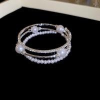 ราคา สร้อยข้อมือมุกเทียมแฟชั่นพร้อมประดับเพชรหลายชั้น เครื่องประดับมือมีสไตล์และยืดหยุ่นสําหรับผู้หญิง (22912729393)