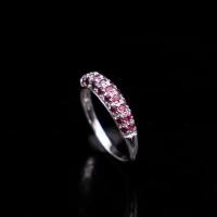 ราคา แหวนทับทิมสยาม Natural Ruby สีชมพูแดง ตัวเรือนเงินแท้ 92 5 ชุบทองคำและทองคำขาว ไซส์นิ้ว 56 หรือเบอร์ 8 5US พลอยแท้จาก บ่อไร่ จังหวัดตราด (22998563006)