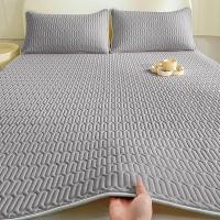 ราคา ที่นอนไอซ์ซิลค์สำหรับหอพักนักเรียน ผ้าปูยางพารา เสื่อแผ่นหุ้มกันรอยที่นอนยางพาราผ้าไหมน้ำแข็งเตียง ผ้าปูที่นอนยางพาราเย็น ชุดเครื่องนอนสี่ชิ้น 3 4 5 6 ฟุตที่นอนพร้อมปลอกหมอน ที่นอนยางพาราพับได้ (22209