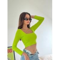 ราคา เสื้อครอปคอเหลี่ยมแขนยาว ผ้าเรย่อน เสื้อครอปรัดรูป เสื้อมีสีนีออน (22514399787)