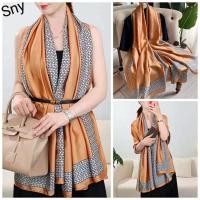 ราคา ผ้าพันคอผ้าไหมจําลองหรูหราสําหรับฤดูร้อนอเนกประสงค์ 180 ผ้าพันคอยาวผ้าคลุมไหล่ผ้าไหมแท้อุปกรณ์ป้องกันแสงแดดสําหรับแบรนด์ใหญ่ (22468903945)