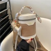 ราคา กระเป๋าถังแฟชั่นสําหรับผู้หญิง Meria พื้นผิวนุ่มซิปปิดกระเป๋าสะพายสไตล์ลําลองยอดนิยมในญี่ปุ่นและเกาหลีใต้ (22267998206)
