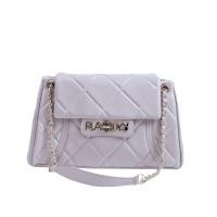 ราคา Playboy รุ่น Queen Bag กระเป๋าสะพายข้างผู้หญิง รหัสST BS244PB118 ดีไซน์ทรงFlap Bag สายโซ่ ปรับคู่เดี่ยวได้ ฝาปิดลูกบิดโลโก้ มี2สี สีMidnight Black และ Mauve Purple (23048745343)