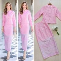 ราคา ชุดไทยจิตรลดาสีชมพูหวาน ผ้าพิมพ์ลายอัดกาว ชุดจิตรลดาแขนยาว ชุดไทยประยุกต์ ชุดไทยเข้าเช็ท เสื้อทรงจิตรลดา กระโปรงสำเร็จ (21906275252)