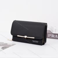 ราคา กระเป๋าสะพายข้าง Forever Young ทรงไอแพด แต่งขอบอะไหล่หัวใจ สวยหรูตรงปก 3743 (15470742378)