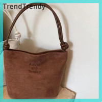 ราคา TrendTrendy กระเป๋าทรงถังแฟชั่นหนังกลับสะพายไหล่ข้าง (22497235814)