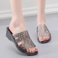 ราคา go รองเท้าแตะผู้หญิง เสริมส้น5ซม คริสตัล โปร่งใส แฟชั่น รองเท้าส้นสูง กันลื่น ใส่สบาย น้ำหนักเบา ใส่สบาย A 041 (22726484063)