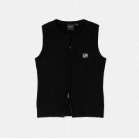 ราคา maison KEEPS Ruka Knitted Tops เสื้อไหมพรม แขนกุด ซิปหน้า ปักโลโก้ (22979160878)