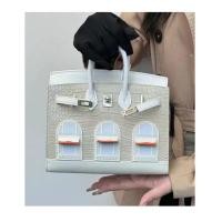 ราคา Platinum หนัง กระเป๋าโท้ท 2024 กระเป๋าสะพายข้างหนังวัวสไตล์ใหม่กระเป๋าสะพายข้างแฟชั่นสําหรับผู้หญิงความแข็งปานกลางรูปทรงสี่เหลี่ยมคางหมู (22517094276)