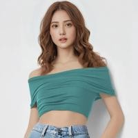 ราคา Closet Crush เสื้อครอปปาดไหล่แขนสั้น สีน้ำตาล สีดำ สีเขียว สีม่วง สีครีม (22972984266)