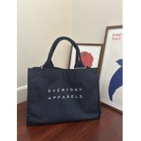 ราคา EVERYDAY APPARELS Midi tote denim with strap กระเป๋าผ้าเดนิมพร้อมสาย (23124697480)