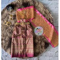 ราคา ชุดไทยสไบสำเร็จปักมุก ผ้าถุงหน้านางจับจีบ (22561643065)