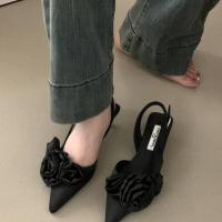 ราคา เรียบหรู ฤดูร้อน รองเท้าส้นสูง ผู้หญิง สวมใส่กลางแจ้ง Cross Buckle Low Cut Floral Pointed Toe Sandals วัสดุ PU สบาย (22266909055)