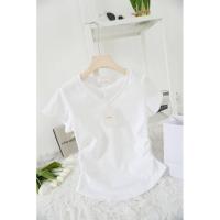 ราคา 01เสื้อยืด ยูนิโคล่ ดีเทลหยุมข้าง ใส่เข้ารูป เนื้อผ้านิ่ม ใส่สบาย เสื้อคอวี (22188395374)