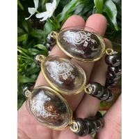 ราคา กำไลเหล็กไหลแท้พร้อมเบี้ยแก้เลี่ยมไมค่อนกันน้ำ มีโค้ด (22981442667)