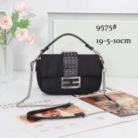 ราคา Casual NYLON กระเป๋าสะพายสตรีหนังนุ่มปานกลางกระเป๋าสะพายข้างพร้อมสายโซ่ซิปปิดความจุขนาดใหญ่ (22701755783)