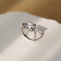 ราคา SWAN Baguette Stone Ring แหวนเงินแท้ ฝังเพชร cubic zirconia (22333027864)