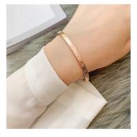 ราคา พร้อมส่ง กำไลมือ เครื่องประดับ กำไล หน้าบางพ่นทรายเลขโรมัน กำไลข้อมือ ไม่ดำไม่ลอก (16983119811)
