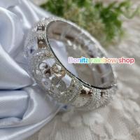 ราคา กำไลข้อมือลายไทยโบราณ ราคาต่อ 1 วง สีทองลงยา งานสวยอย่างดี เครื่องประดับชุดไทย กำไลข้อมือรุ่น 20230 (21757262481)