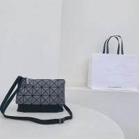 ราคา DFGV TOP 100 Original ISSEY BAO BAO PRISM KANGAROO CROSSBODY tote BAG กระเป๋าแบรนด์เนม Spell Color BAOBAO กระเป๋าสะพายผญ กระเป๋าสะพายข้างน่ารักๆ 16 (21250074605)