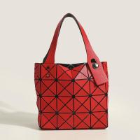 ราคา NALLCHEER กระเป๋าหนังสะพายผู้หญิง กระเป๋าสะพายผญ สะพายข้าง โซ่ประดับเพชรกระเป๋าสะพายไหล่สายโซ่รูปเรขาคณิตมือถือกระเป๋าสะพายข้างของผู้หญิง bag for women (21338557812)