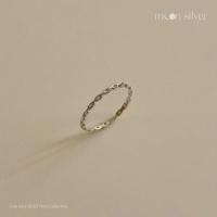 ราคา Moonsilver แหวนเงินแท้ 925 รุ่น Lock ไม่ชุบ สำหรับคนผิวแพ้ง่าย แหวนโซ่ แหวนสร้อย แหวนเงินแท้มินิมอล แหวนมินิมอล (22257401930)