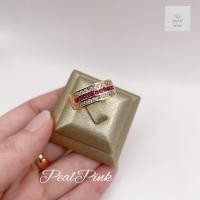 ราคา แหวนทับทิมแถวล้อมเพชรแถวขอบบนและล่าง ขนาดฟรีไซส์ปรับได้ (23042537339)