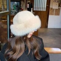 ราคา หมวกชาวประมงขนปุยหนาสำหรับผู้หญิงฤดูหนาวฝาครอบป้องกันหูผ้ากำมะหยี่กันลมหมวกอบอุ่นแฟชั่นหมวกปานามาผู้หญิง (22664935676)