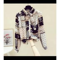 ราคา Halloween พร้อมส่ง รุ่น หลุยส์ เสื้อเชิ้ตแขนยาว คอปก แฟชั่นผู้หญิง ผ้าไหมอิตาลีพรีเมี่ยม พิมพ์ลายสุดหรู ใส่สบาย สาวอวบใส่ได้CHristmas (22798231407)