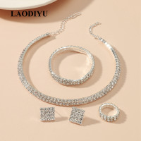 ราคา ชุดเครื่องประดับสตรีหรูหราโช๊คเกอร์พลอยเทียมสร้อยคอต่างหูสร้อยข้อมือแหวนแต่งงานของขวัญ (11346424741)