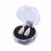 ราคา tesdfd Halloween ฟันปลอม ฟันแวมไพร์ ของเล่นตกแต่ง คอสเพลย์ซอมบี้ เขี้ยวปีศาจ กล่องบรรจุฟัน ฟันปลอม อุปกรณ์ประกอบฉากปาร์ตี้คอสเพลย์ เขี้ยวเรซินที่ปลอดภัย เขี้ยวฮาโลวีน ของเล่นเขี้ยว ฟัน 2 ชิ้น (2274877